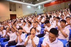 学生立体式感触感染学校食物平安的主要性